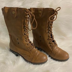 New military type combat boots color Camel size 7.5